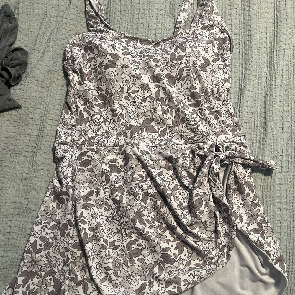 Floral Print One Piece Swimsuit/ Swimdress